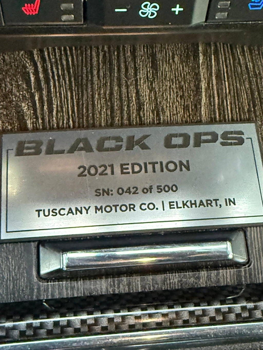 FORD F350 2024 BLACK OPSS EDITION FOTO DESCARGA